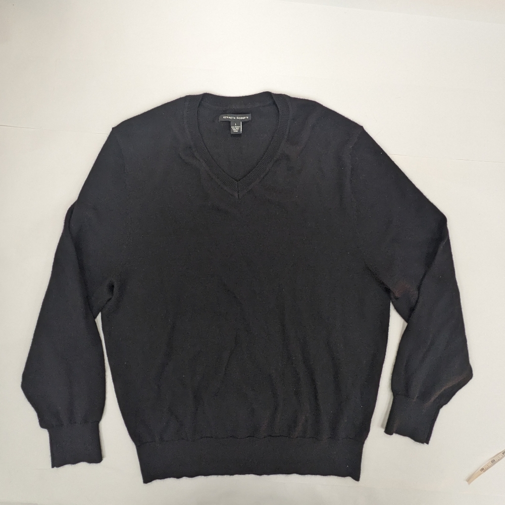 Kenneth Roberts black wool sweater V Neck large    [212]